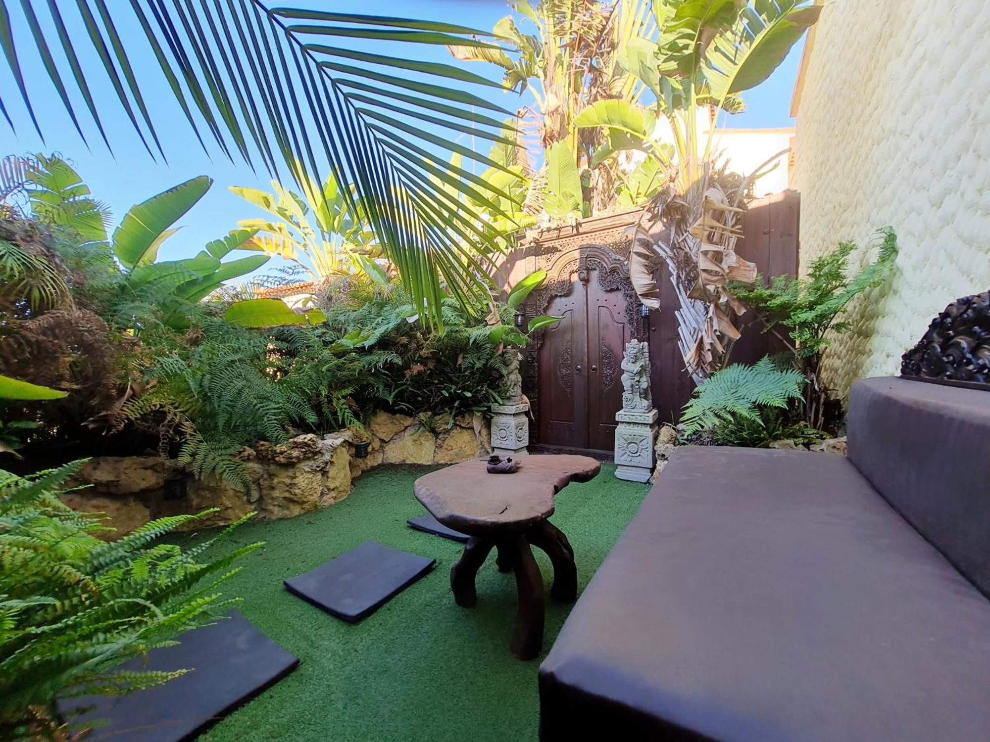 Villa Paraiso - Naturism Optional Adults Only Porches  Room photo